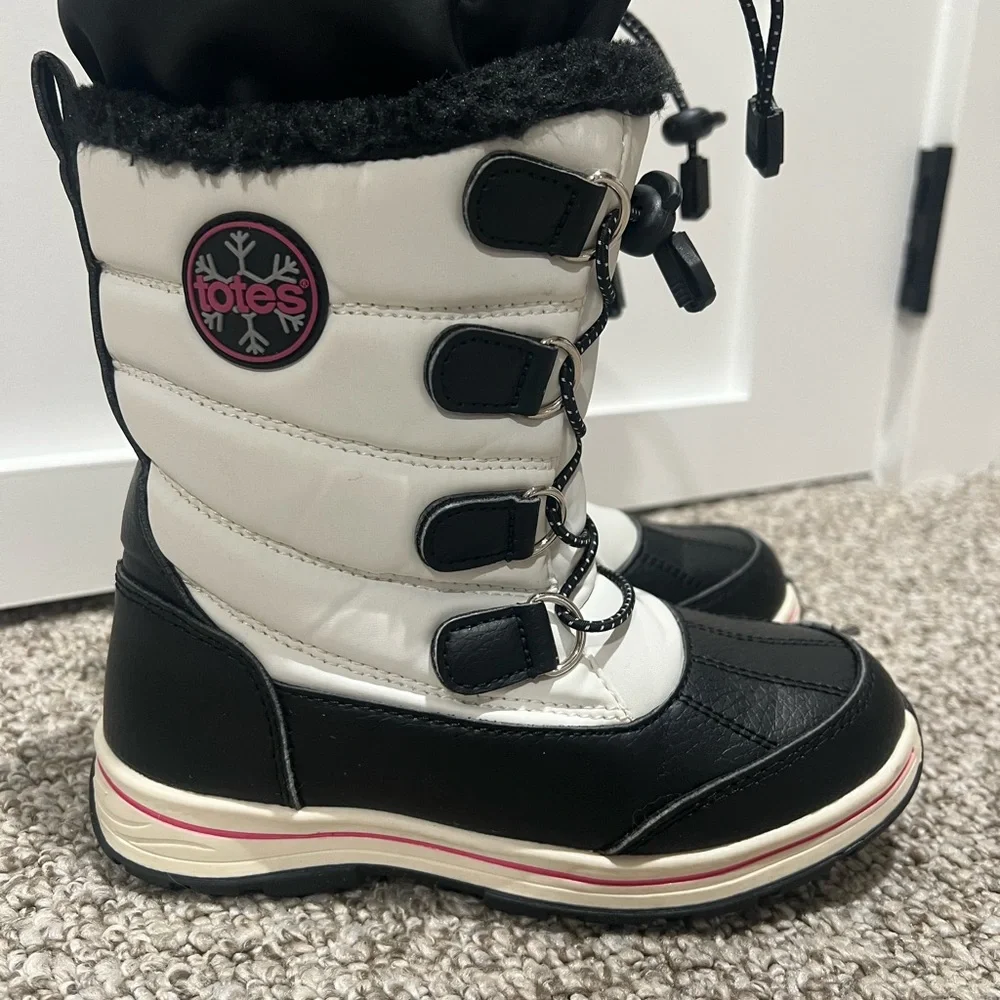 Totes Kids Black and White Snow Boots Size 1
